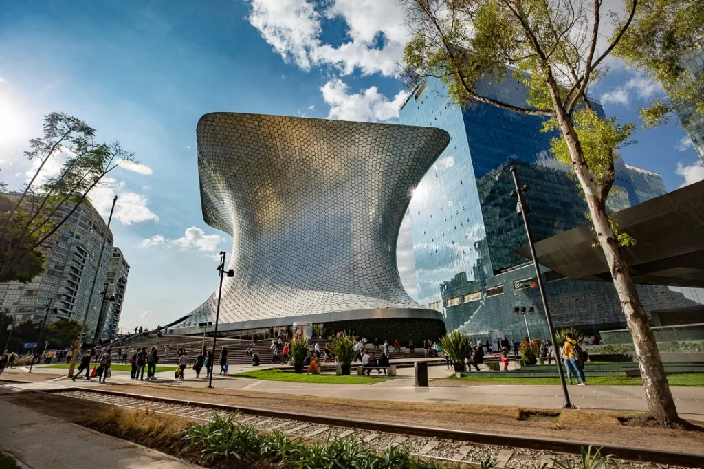 Museo Soumaya precio gratuito, Ciudad de México. Fotografía por © Kiko Kairuz 2024