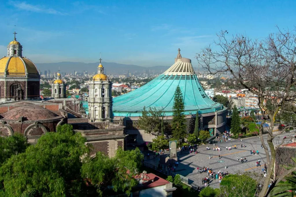 Basílica Santa María de Guadalupe, Ciudad de México. Fotografía por © Cristóforo Gaspar Hernandez